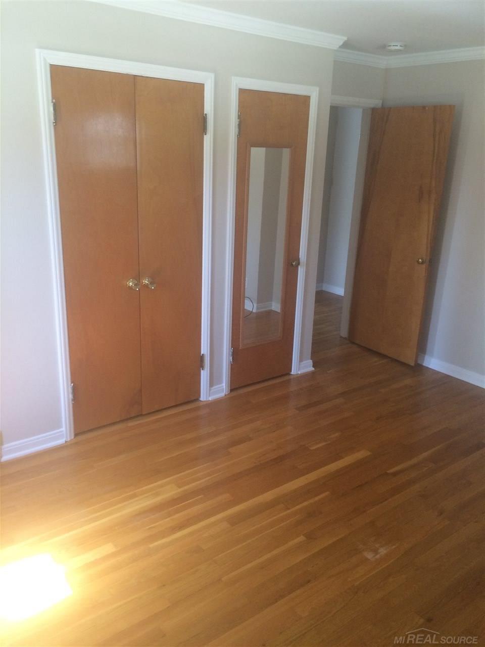 23751 Roxana Avenue Eastpointe, MI 48021 - Photo 11 of 20 31301237-10.JPG