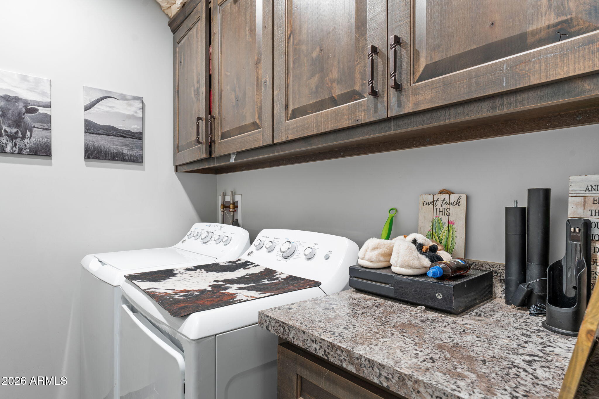 46629 West Luray Road Wickenburg, AZ 85390 - Photo 62 of 64 a kitchen with a stove and a cabinets
