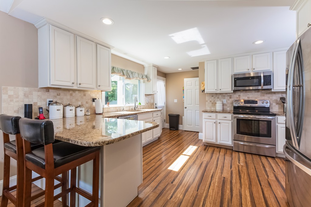 47 Victoria Road Sudbury, MA 01776 - Photo 6 of 28