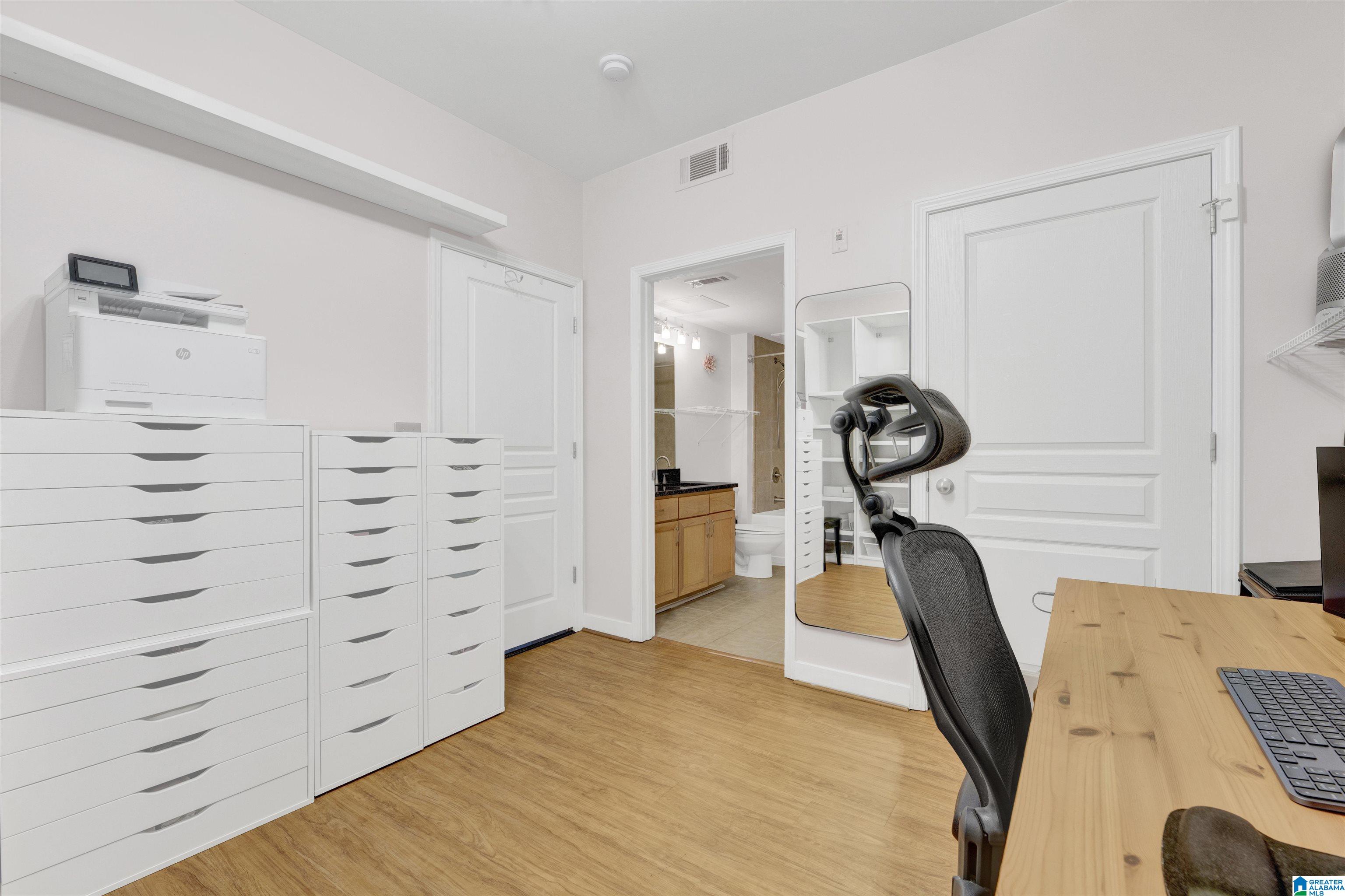 401 20th Street South, Unit 412 Birmingham, AL 35233 - Photo 21 of 30