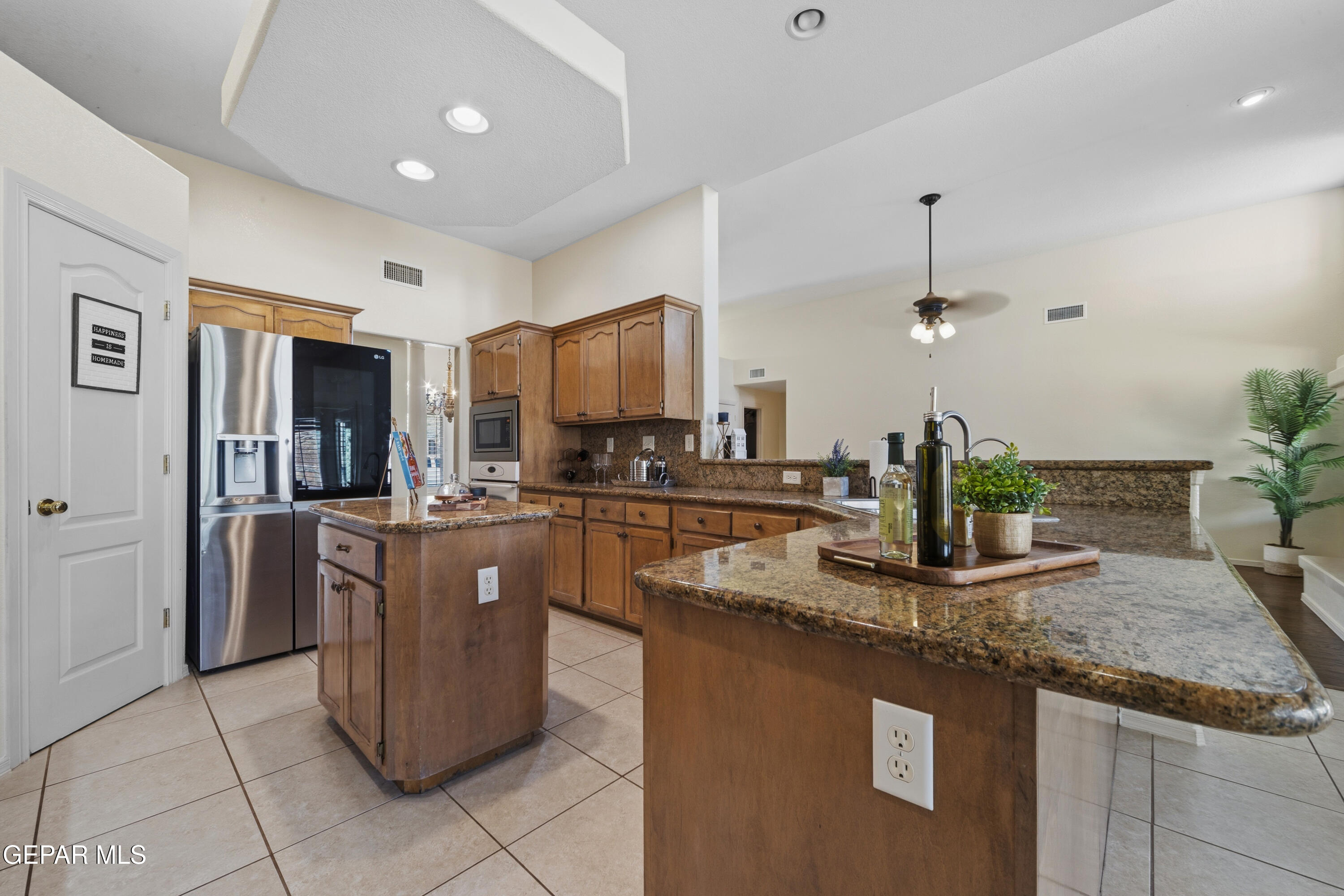 1472 Pioneer Ridge Drive El Paso, TX 79912 - Photo 3 of 58 22-A24I9955