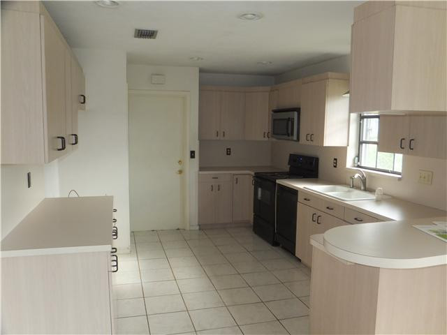 1212 Northwest 15th Street Boca Raton, FL 33486 - Photo 7 of 22 Kitchen
