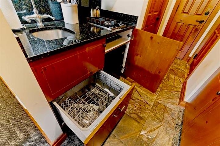 7412 Mountain Road, Unit 1426 Stowe, VT 05672 - Photo 13 of 19