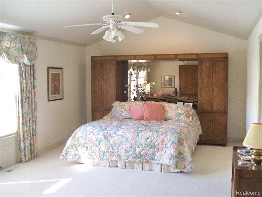 285 Barden Road Bloomfield Hills, MI 48304 - Photo 15 of 21 Master With Vaulted Ceiling