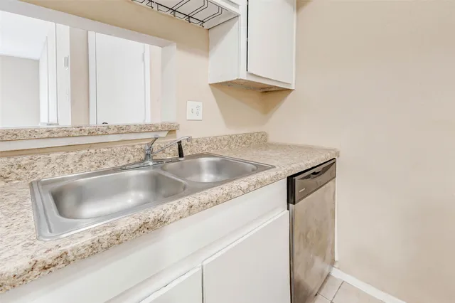 a close view of sink and tap