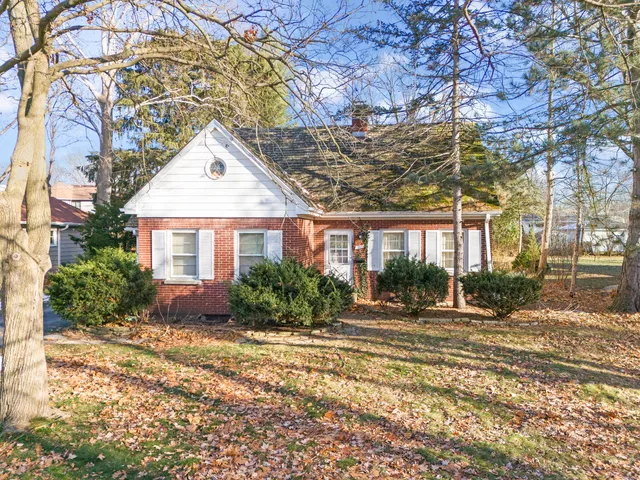 $500,000 | 345 Woodstock Avenue, Glen Ellyn, IL 60137