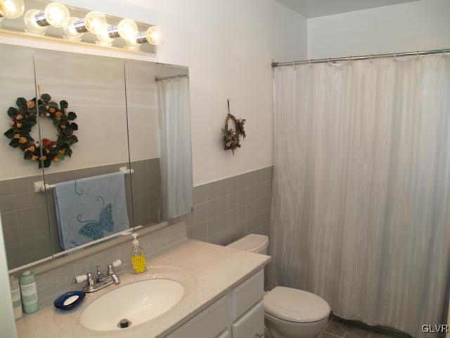 2911 Avon Road Bethlehem, PA 18017 - Photo 13 of 27 Gallery Image 13