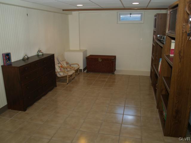 2911 Avon Road Bethlehem, PA 18017 - Photo 15 of 27 Gallery Image 15