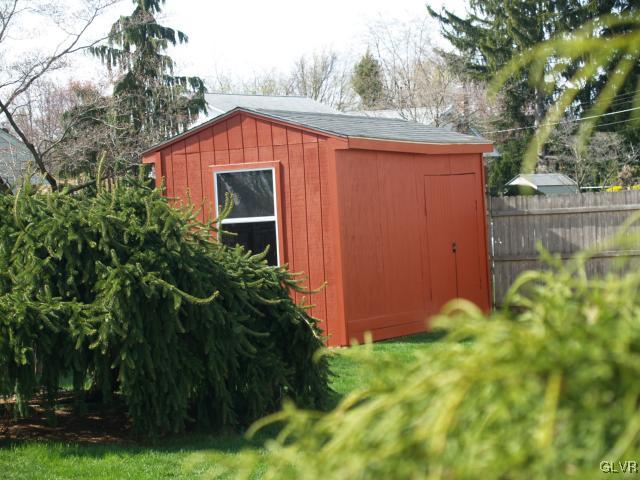 2911 Avon Road Bethlehem, PA 18017 - Photo 24 of 27 Gallery Image 24
