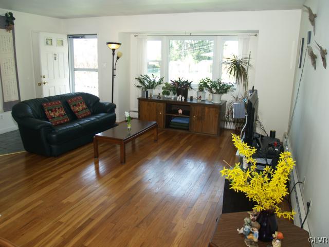 2911 Avon Road Bethlehem, PA 18017 - Photo 3 of 27 Gallery Image 3