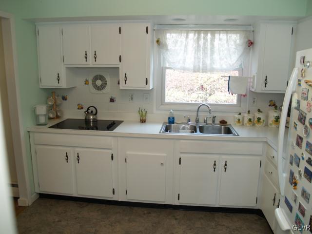2911 Avon Road Bethlehem, PA 18017 - Photo 6 of 27 Gallery Image 6
