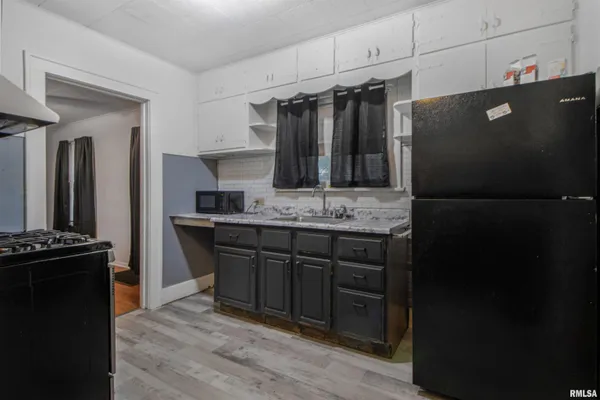 $97,900 | 1742 Baird Avenue, Galesburg, IL 61401