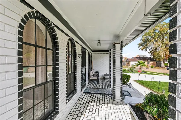 $330,000 | 2700 Sandero Del Este, Harvey, LA 70058