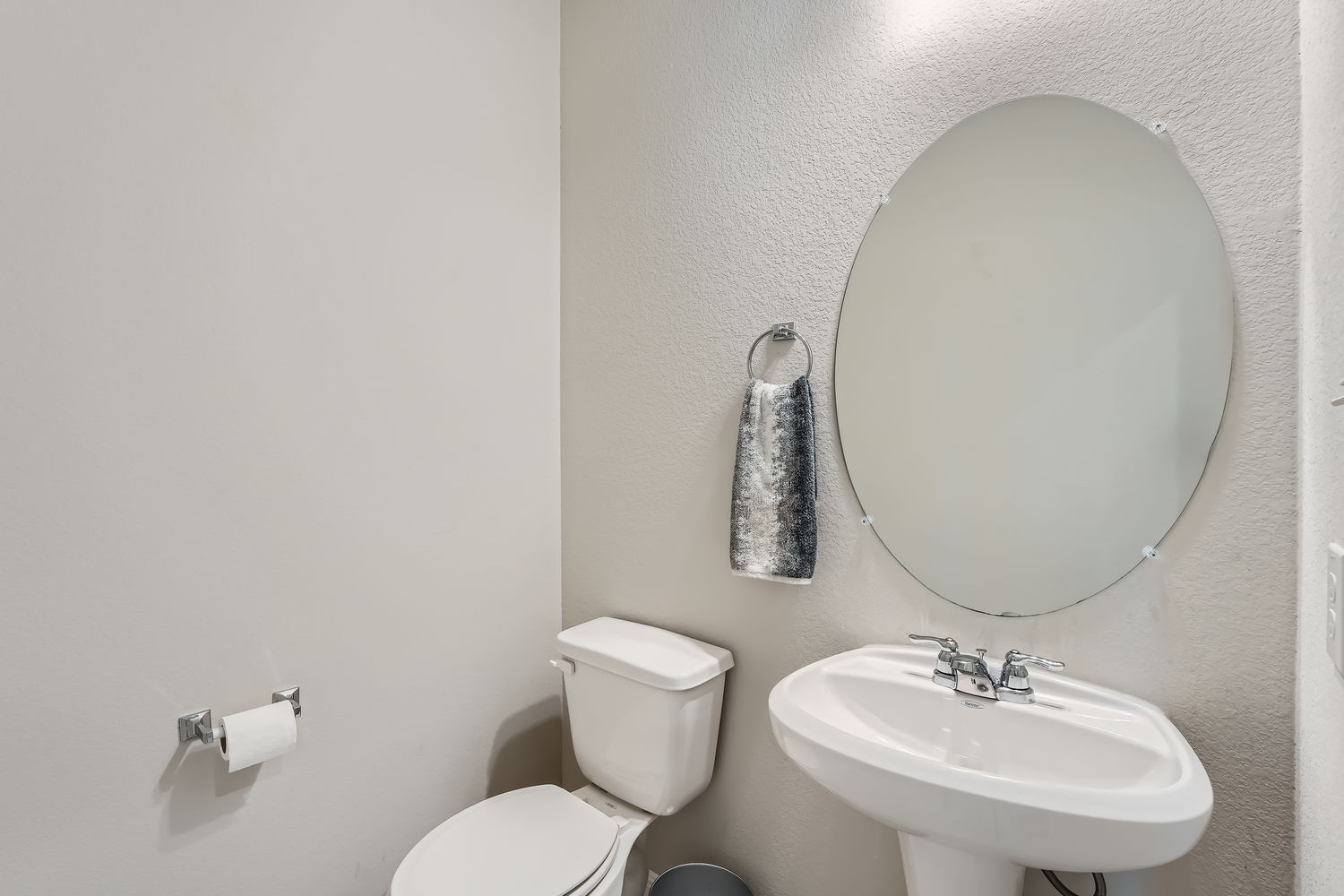 1205 Falconer Way, Unit 91 Austin, TX 78748 - Photo 17 of 39 Powder bathroom