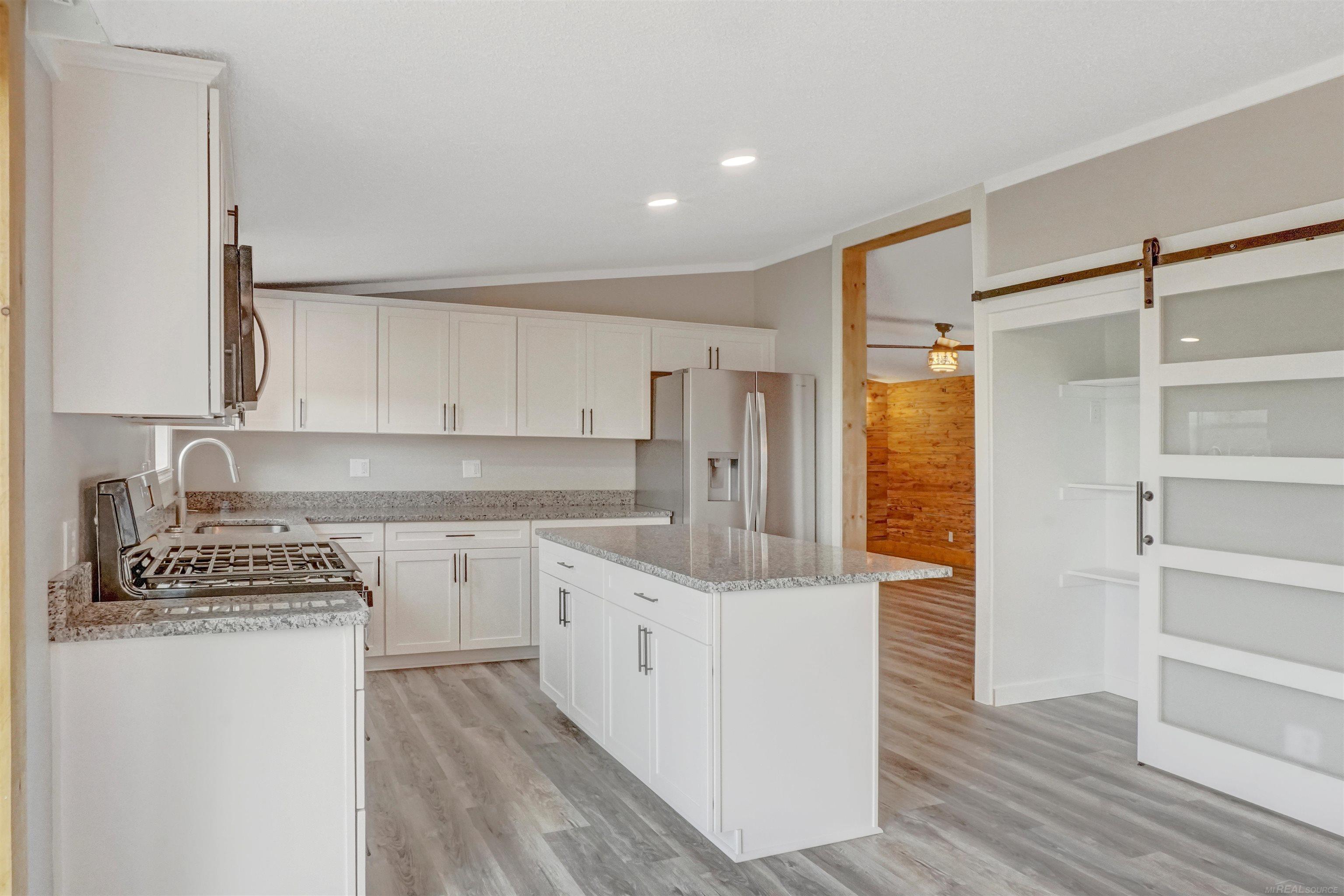13352 Norman Road Yale, MI 48097 - Photo 9 of 50