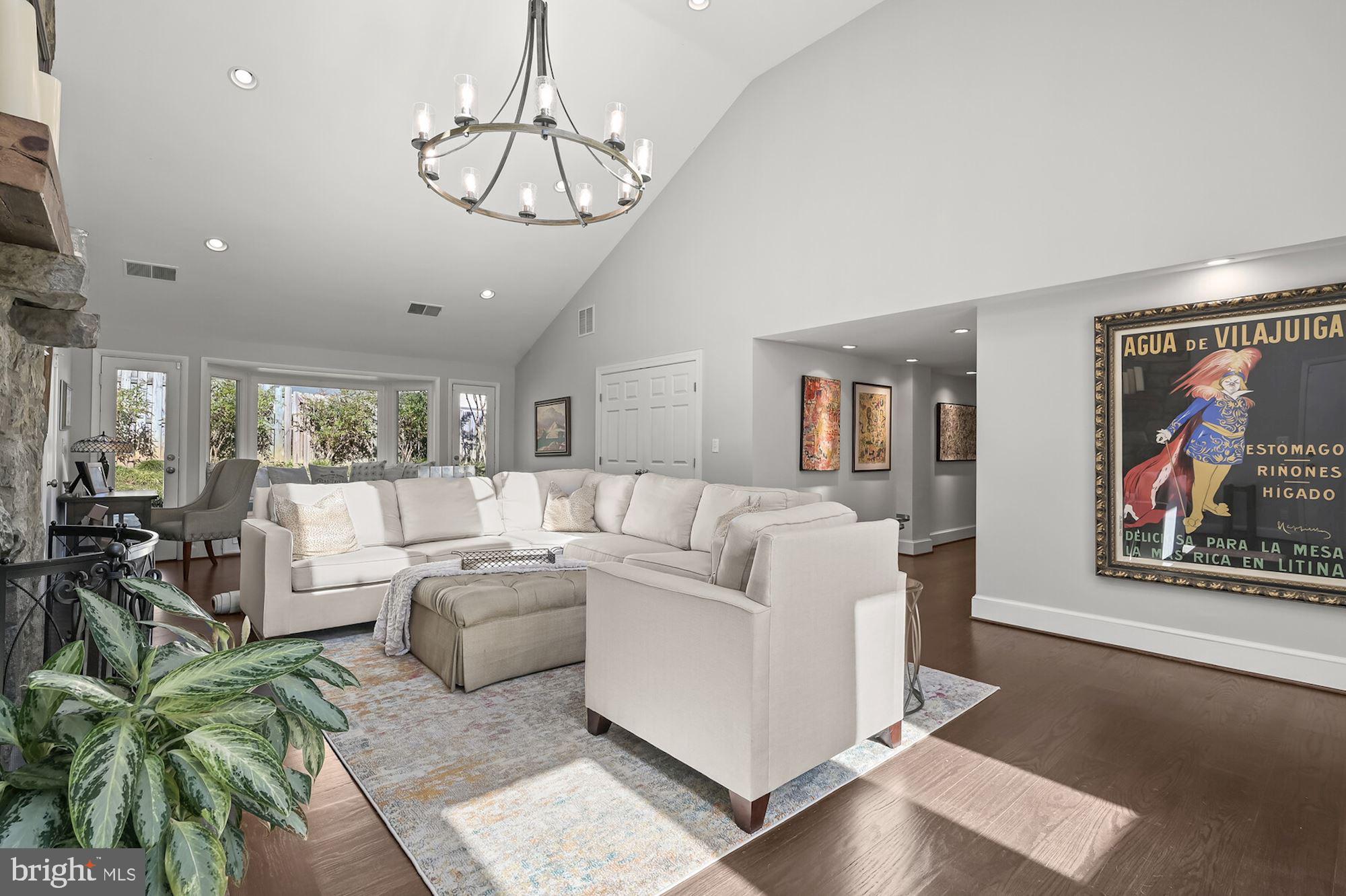 9300 Burning Tree Road Bethesda, MD 20817 - Photo 12 of 45 Great Room