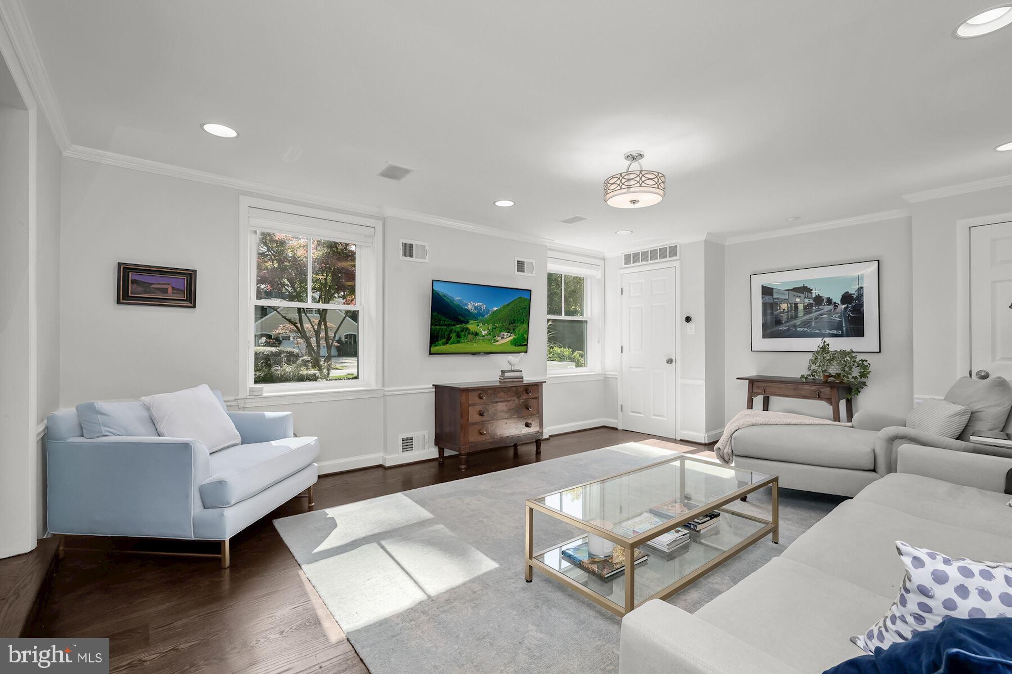 9300 Burning Tree Road Bethesda, MD 20817 - Photo 17 of 45 Sitting Room