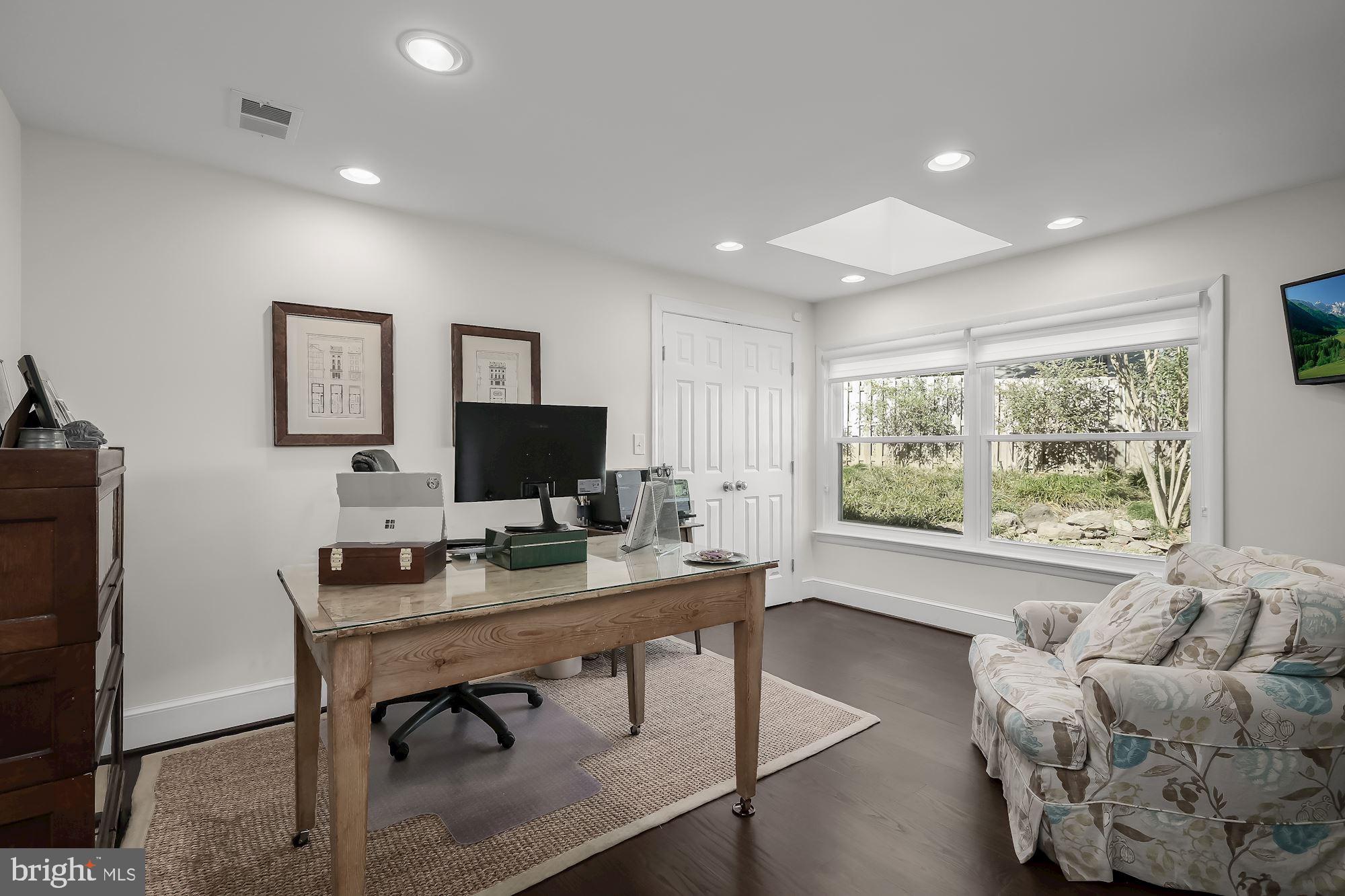 9300 Burning Tree Road Bethesda, MD 20817 - Photo 22 of 45 Study