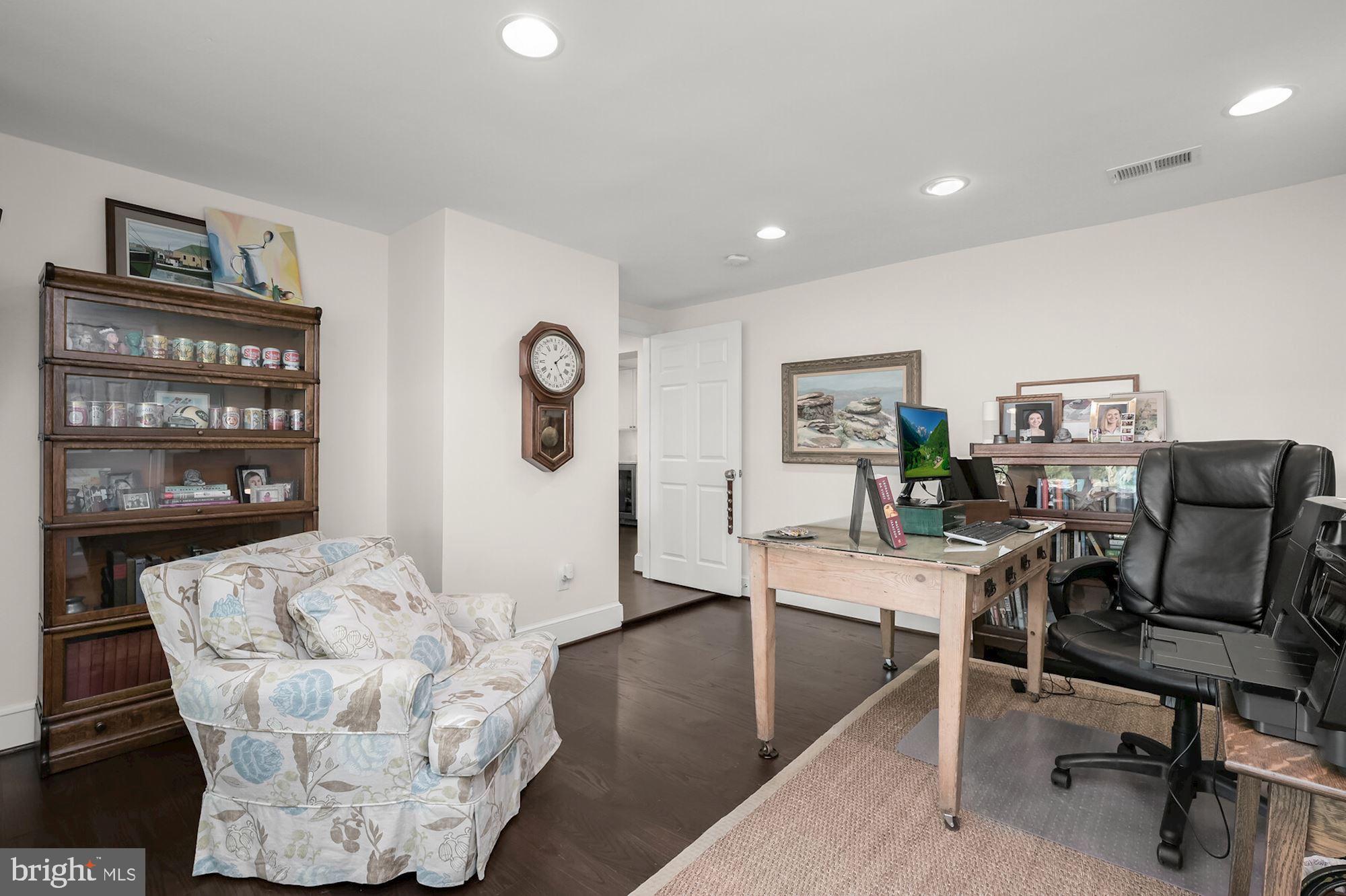 9300 Burning Tree Road Bethesda, MD 20817 - Photo 23 of 45 Study