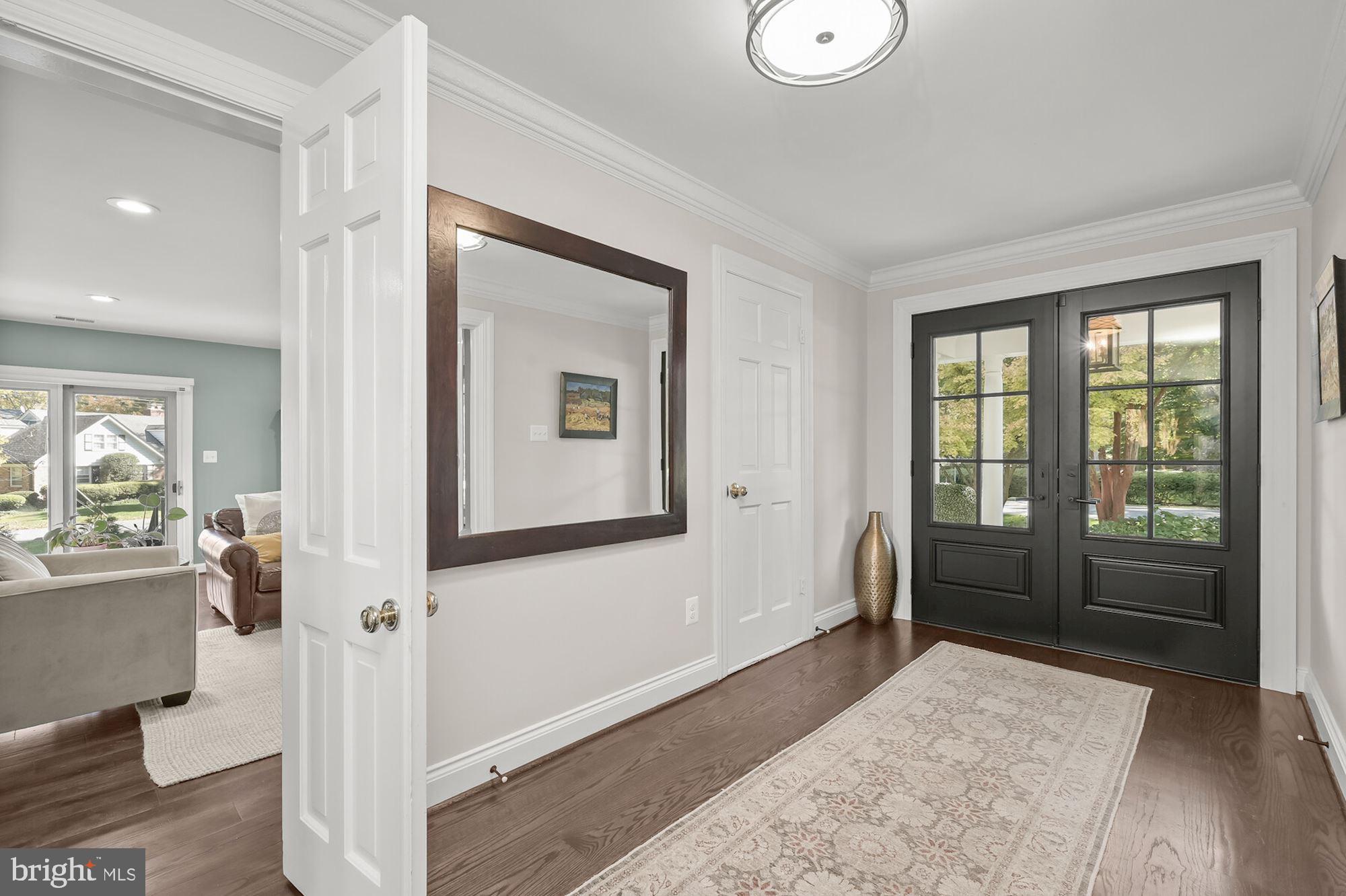 9300 Burning Tree Road Bethesda, MD 20817 - Photo 3 of 45 Foyer