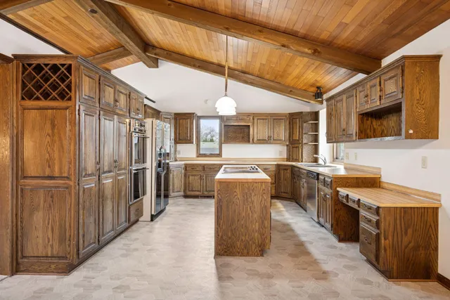 $999,900 | 16955 Weaver Lake Drive, Maple Grove, MN 55311