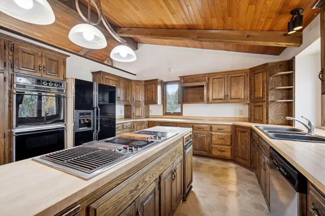 $999,900 | 16955 Weaver Lake Drive, Maple Grove, MN 55311