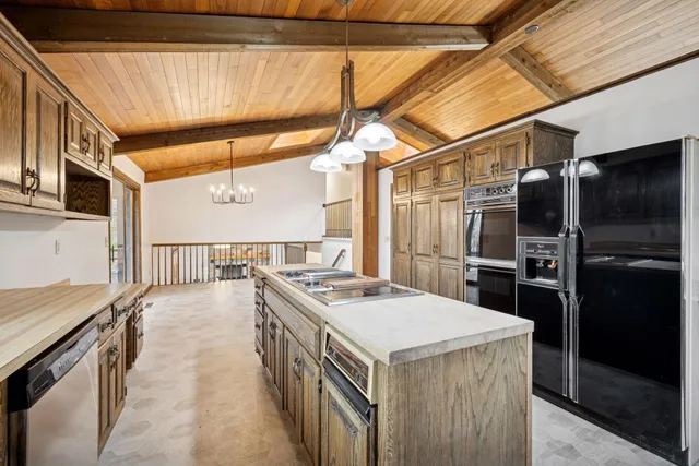 $999,900 | 16955 Weaver Lake Drive, Maple Grove, MN 55311