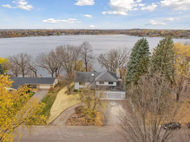 $999,900 | 16955 Weaver Lake Drive, Maple Grove, MN 55311