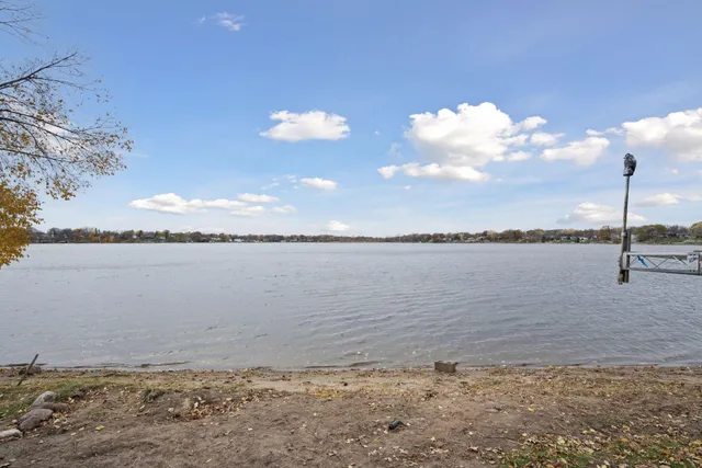 $999,900 | 16955 Weaver Lake Drive, Maple Grove, MN 55311