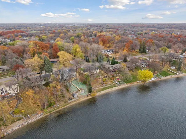 $999,900 | 16955 Weaver Lake Drive, Maple Grove, MN 55311