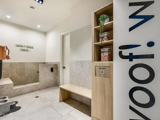 $3,700 | 11 West Prospect Avenue, Unit 508, Mount Prospect, IL 60056