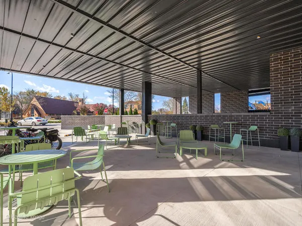 $3,710 | 11 West Prospect Avenue, Unit 508, Mount Prospect, IL 60056