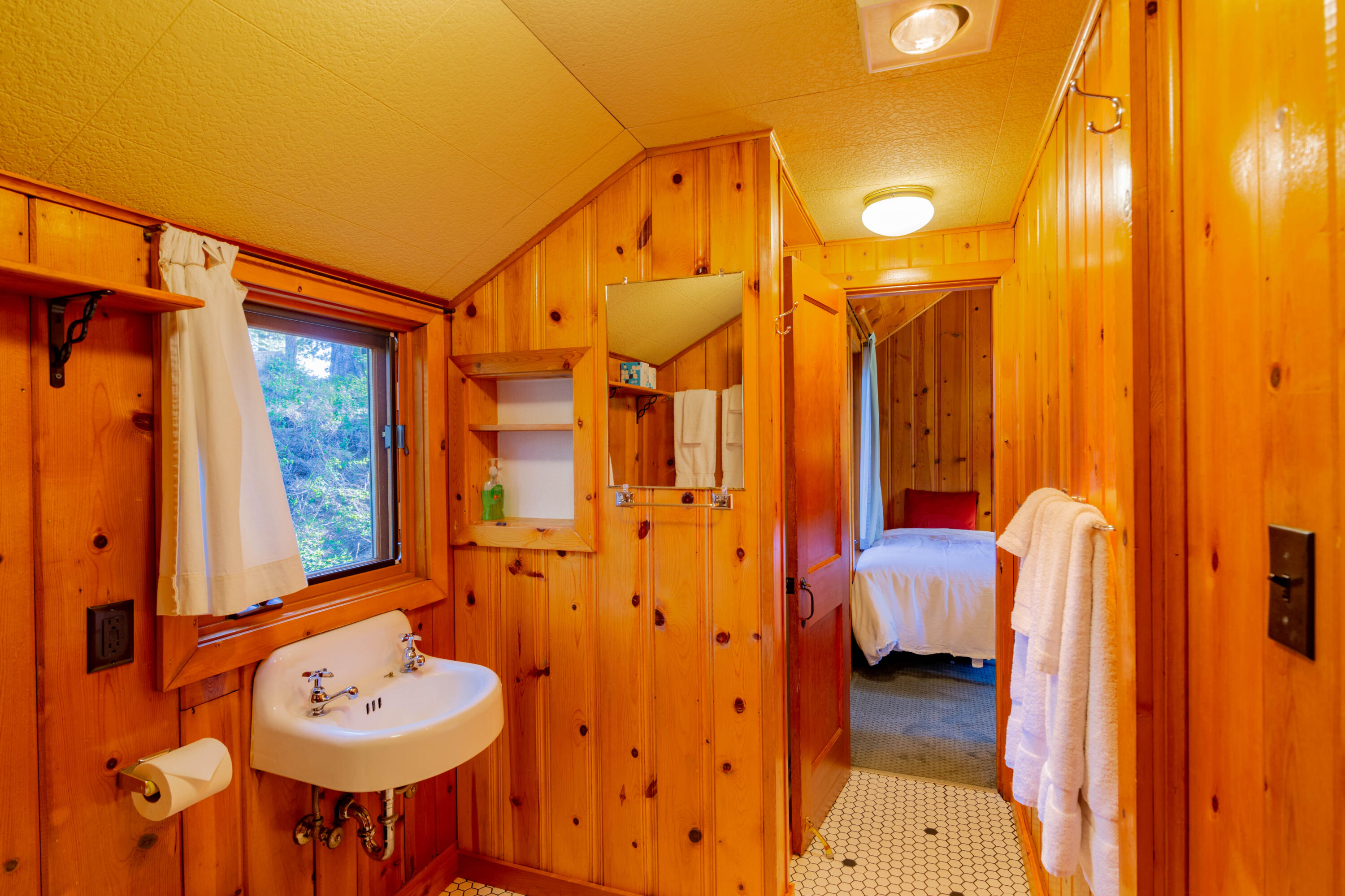 13375 Southwest Forest Service Road, Unit 3 U2 Camp Sherman, OR 97730 - Photo 7 of 27