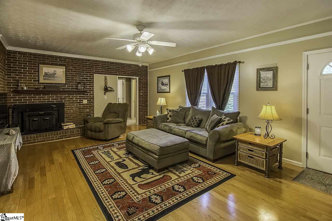 151 Pearson Road Belton, SC 29627 - Photo 8 of 28