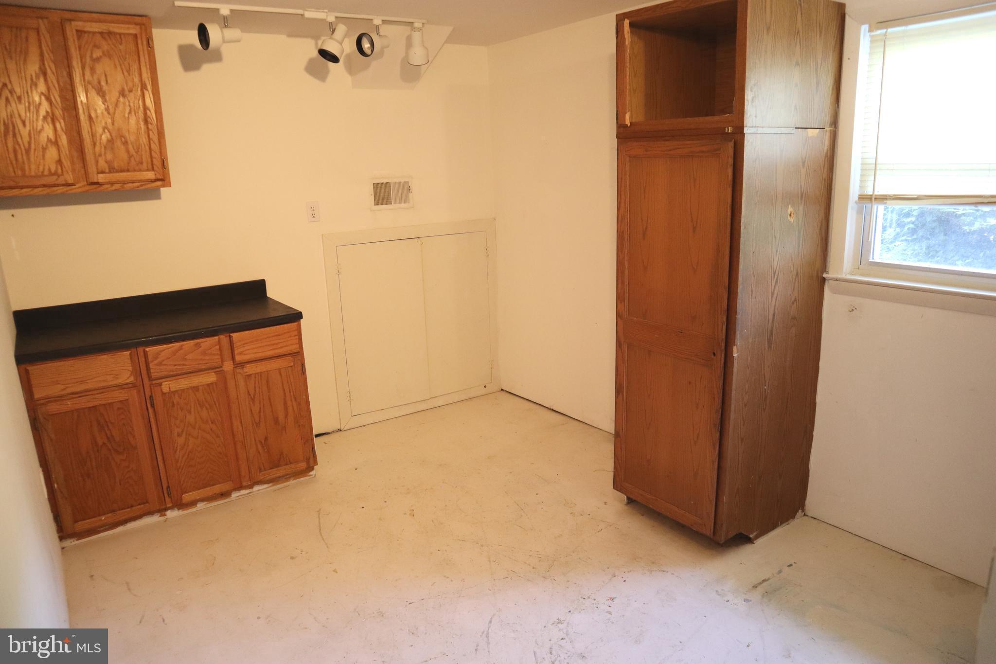 8501 Fairburn Drive Springfield, VA 22152 - Photo 20 of 30 a view of an empty room