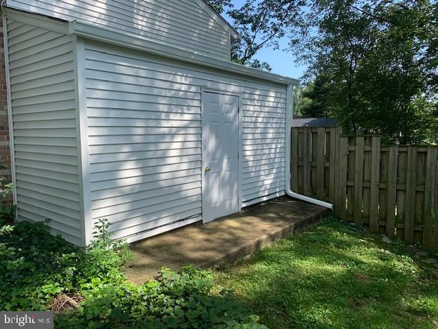 8501 Fairburn Drive Springfield, VA 22152 - Photo 26 of 30 a backyard of a house