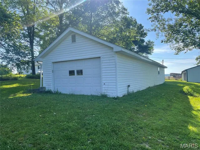 $325,000 | 20680 West Highway 32, Licking, MO 65542
