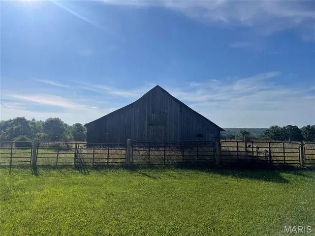 $325,000 | 20680 West Highway 32, Licking, MO 65542