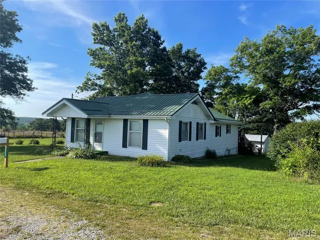 $325,000 | 20680 West Highway 32, Licking, MO 65542