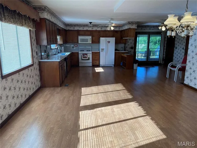 $325,000 | 20680 West Highway 32, Licking, MO 65542