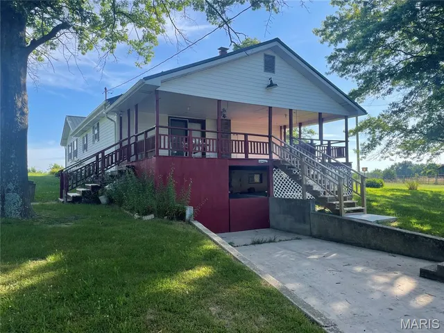 $325,000 | 20680 West Highway 32, Licking, MO 65542