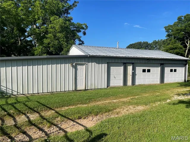 $325,000 | 20680 West Highway 32, Licking, MO 65542