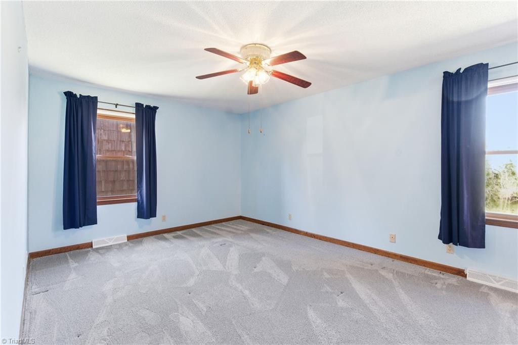 519 Riverside Drive Burlington, NC 27217 - Photo 16 of 39