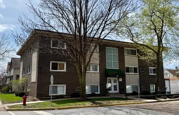 $1,700 | 1101 South Harlem Avenue, Unit 301, Forest Park, IL 60130
