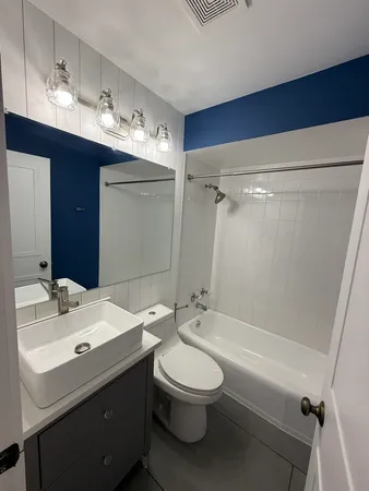 $1,700 | 1101 South Harlem Avenue, Unit 301, Forest Park, IL 60130