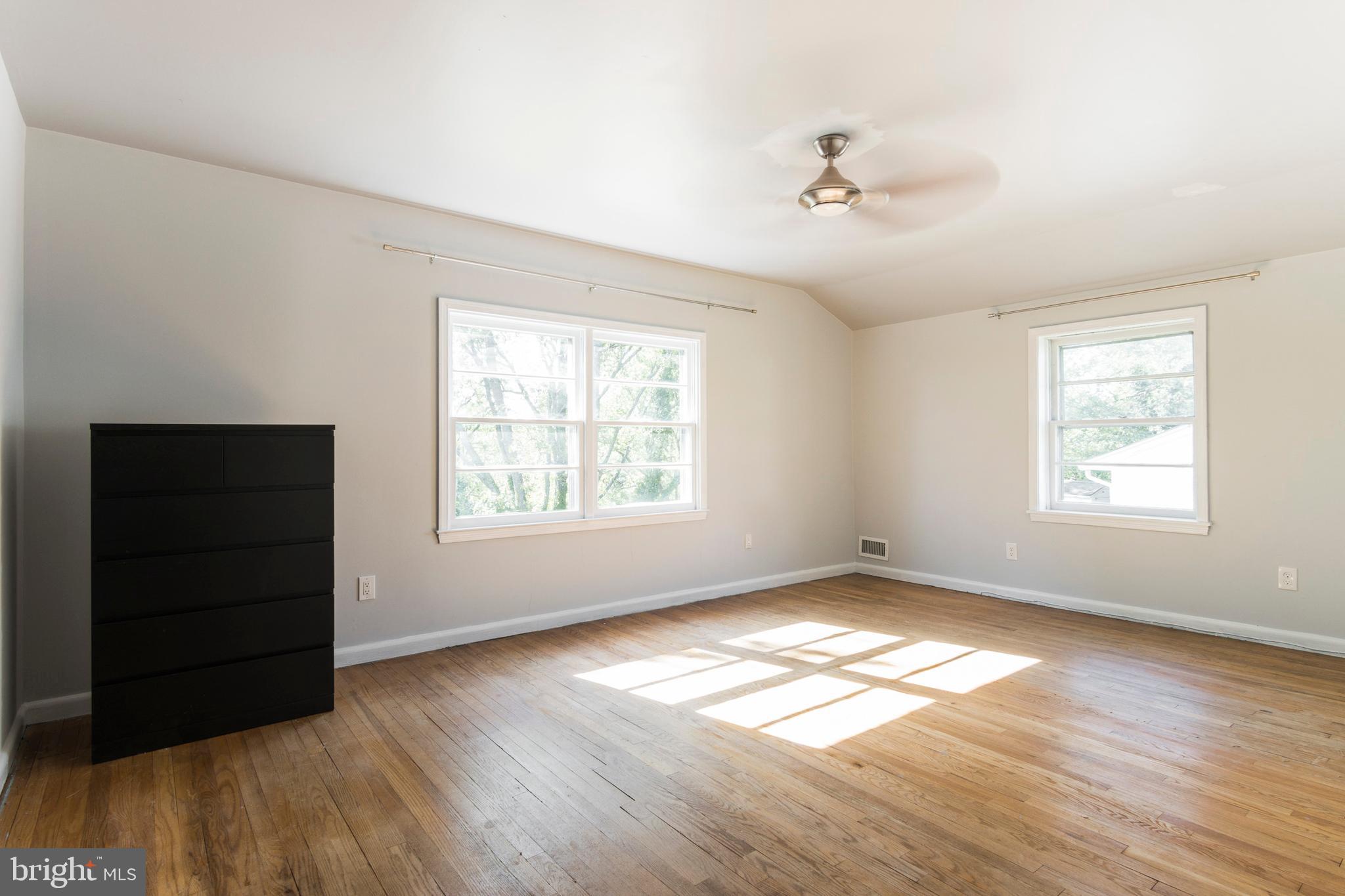 9500 Avondale Road Baltimore, MD 21234 - Photo 14 of 29 X-large master bedroom