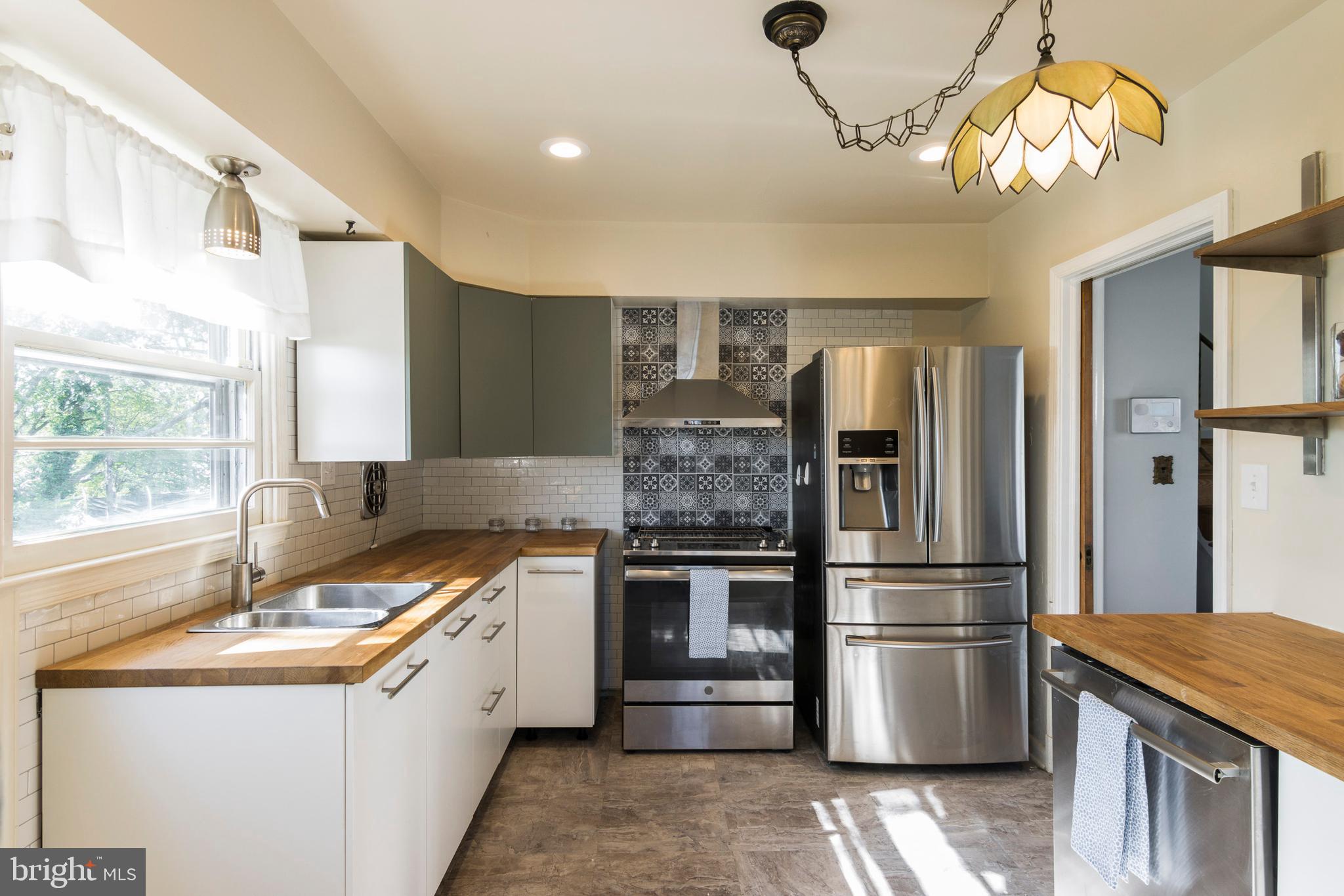 9500 Avondale Road Baltimore, MD 21234 - Photo 9 of 29 Updated kitchen