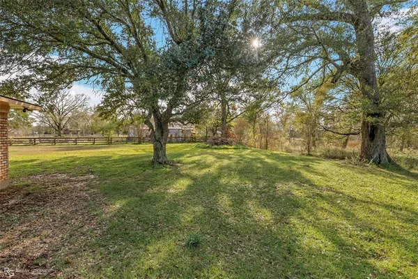 $1,900 | 5425 Modica Lott Road, Bossier City, LA 71111