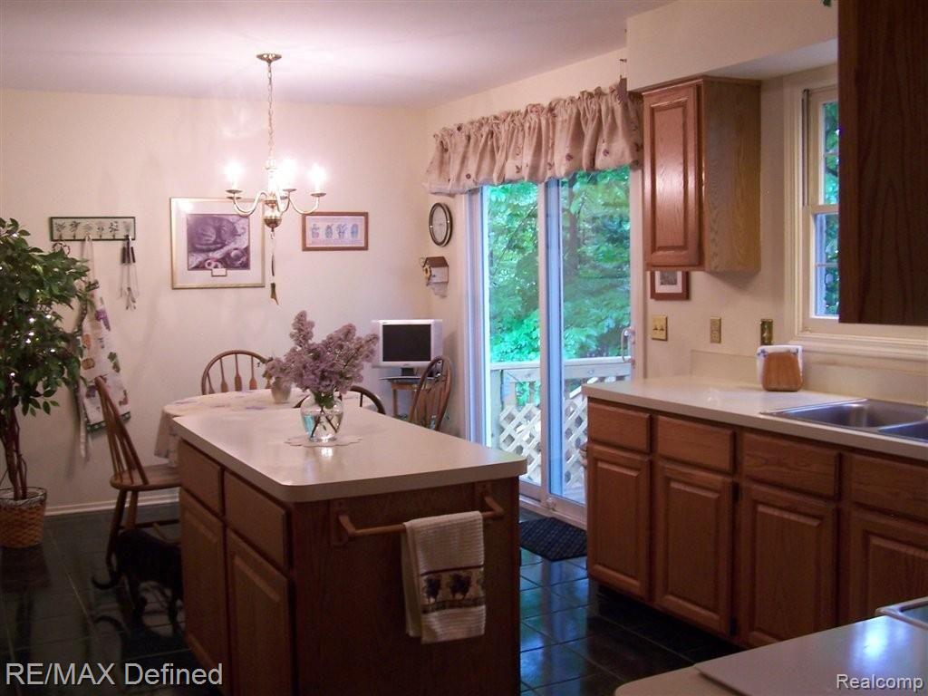 1349 Sandy Ridge Drive Rochester, MI 48306 - Photo 7 of 21 2013-05-23 14.41.25.jpg