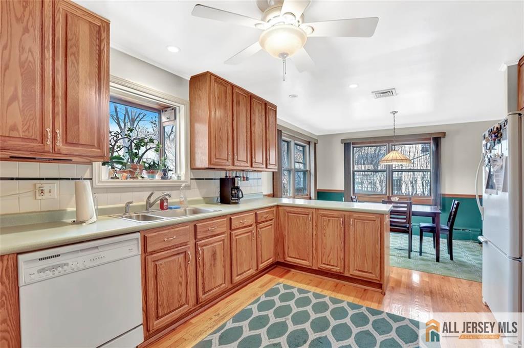 206 Georges Road Dayton, NJ 08810 - Photo 13 of 30 Gallery Image 13